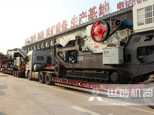 移動碎石破碎機(jī)大廠家