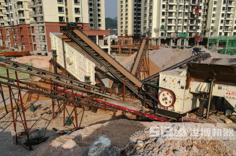 建筑廢料磚頭粉碎機(jī)生產(chǎn)現(xiàn)場