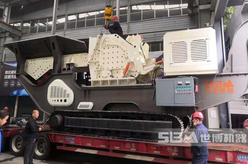 履帶式反擊破石頭破碎站發(fā)貨啦