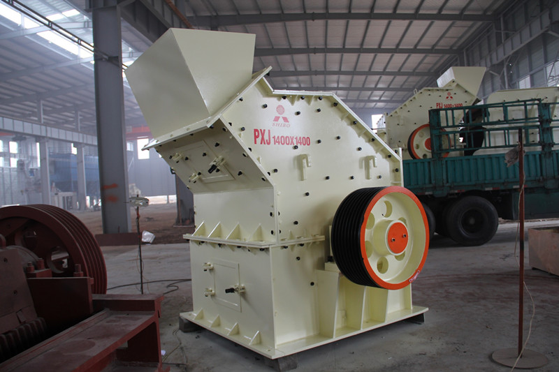 三級(jí)破碎機(jī)，細(xì)碎機(jī)