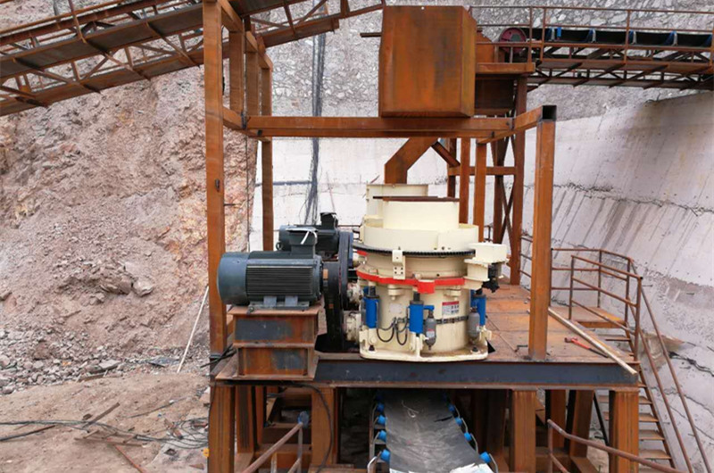 液壓圓錐破加工石子現(xiàn)場(chǎng)