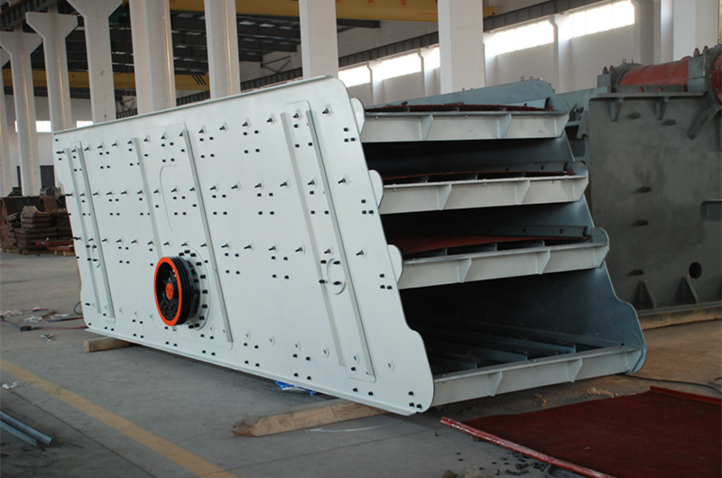 四層振動(dòng)篩，四層篩網(wǎng)，出五種料以上