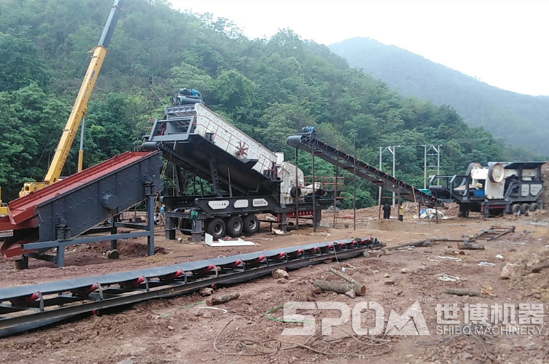 碎石場(chǎng)移動(dòng)破碎機(jī)設(shè)備布置安裝