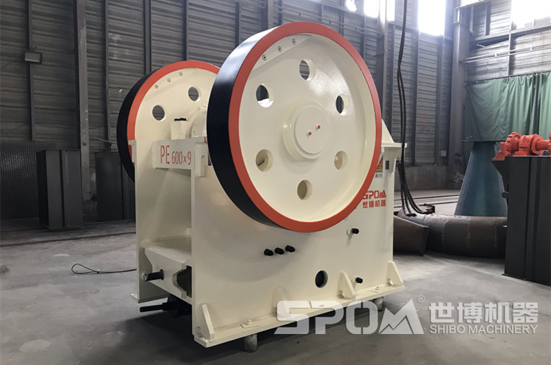 PE600×900顎式破碎機，時產(chǎn)150噸粗碎機