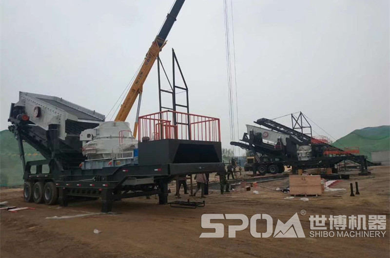 大型移動(dòng)碎石制砂機(jī)安裝現(xiàn)場(chǎng)圖
