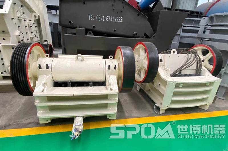 世博車間小型細鄂破成品，150x750細顎破碎機