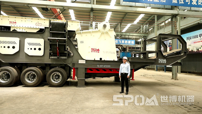 大型移動(dòng)式碎石機(jī)